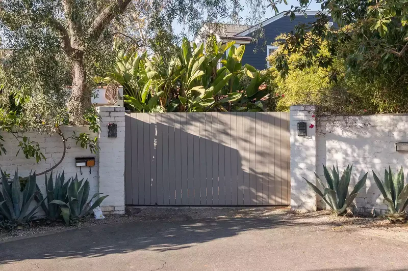 35 Beautiful Driveway Gate Ideas for Any Home Style 10 Soft Gray Gate