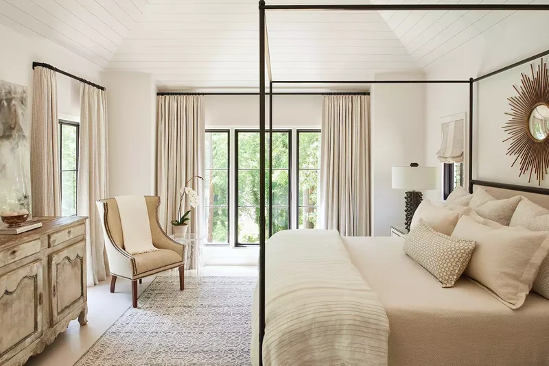 29 Neutral Bedroom Designs You'll Love Cozying Up In This Fall 17 Soft White Bedroom