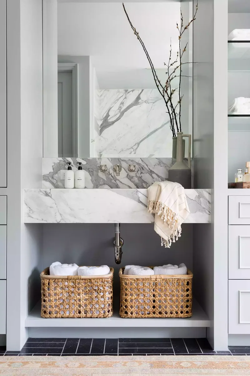32 Clever and Beautiful Towel Storage Solutions 25 Sort Towels in Baskets in Rolls