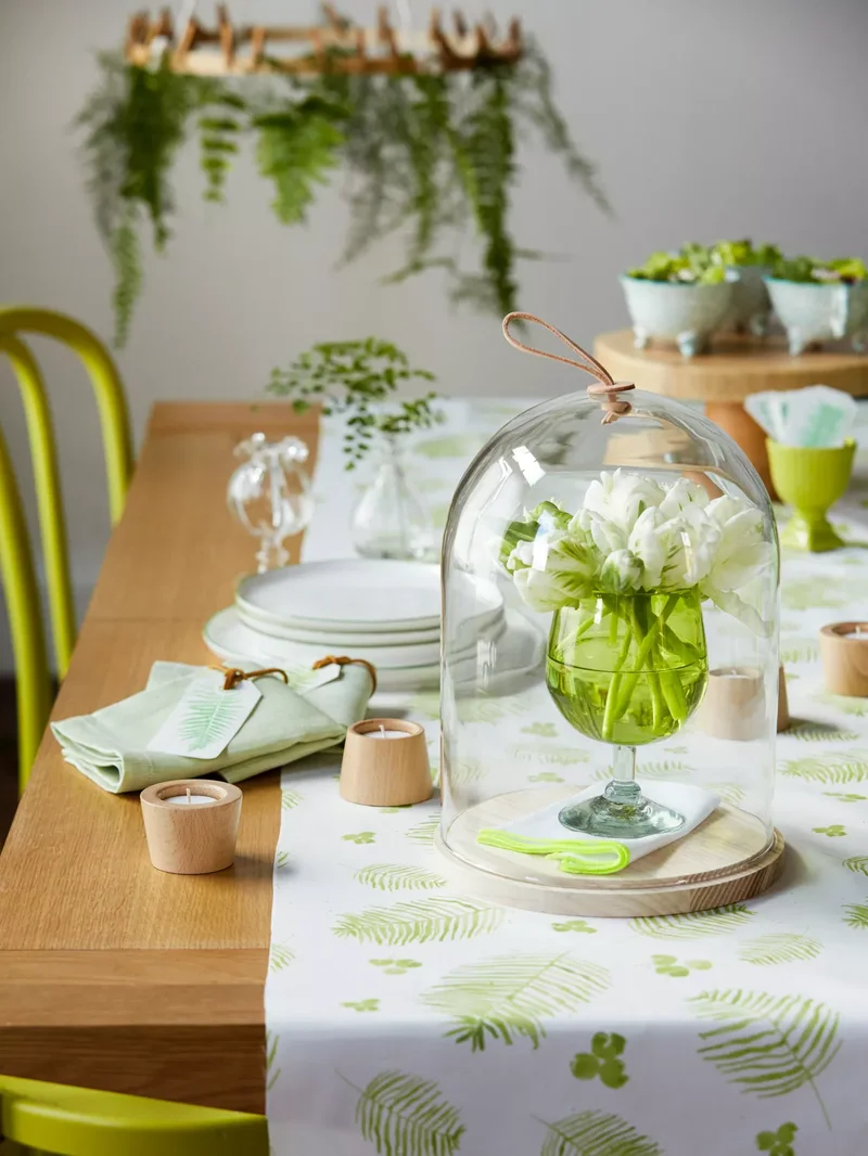 42 Easter Centerpiece Ideas and Table Decor for Spring 4 Spring Green Easter Table Setting