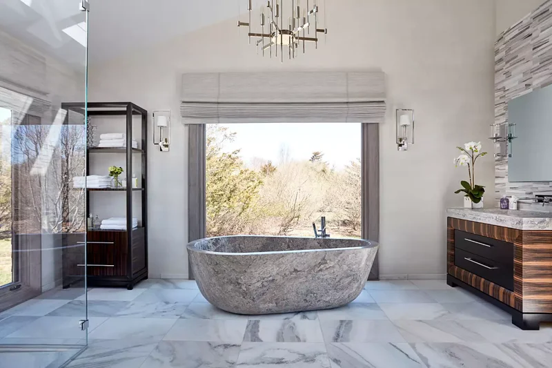 Statement Bathtub