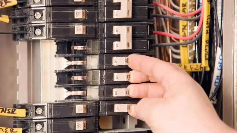 Steps to Diagnose and Troubleshoot Circuit Breaker-Related Flickering Lights