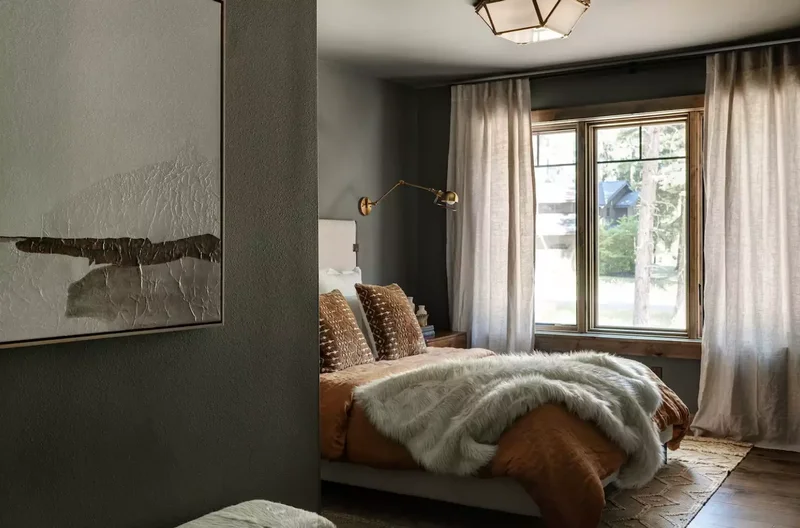 Stick to Earthy Colors