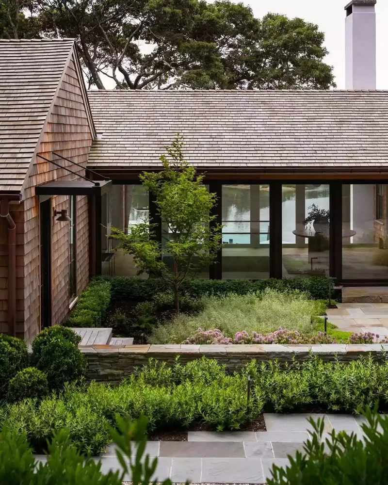 20 Stunning Garden Wall Ideas to Transform Your Landscape 3 Strategically Placed Garden Wall