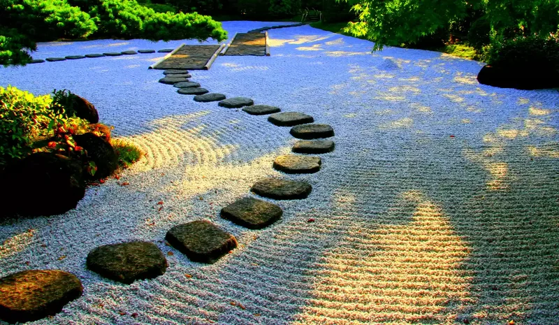 20 Beautiful Zen Garden Ideas for Peaceful Relaxation 13 Style a Stone Path