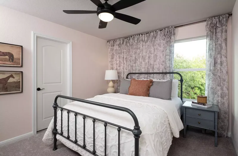 55 Best Kids' Bedroom Ideas That Grow with Your Children 5 Subtle Horse Theme