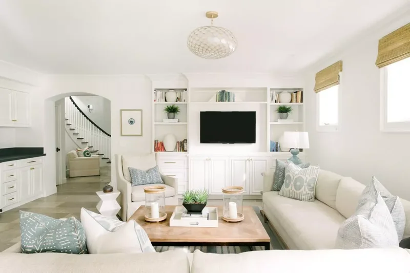 21 Small Living Rooms With TVs That Look Absolutely Stunning 12 Surround It With Built-Ins
