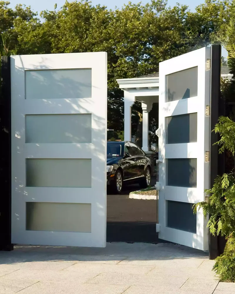 35 Beautiful Driveway Gate Ideas for Any Home Style 17 Swing Gate