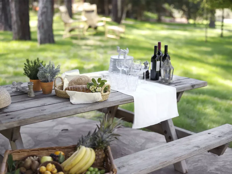 20 Creative Housewarming Party Ideas to Celebrate Your Home 5 Take It Outside