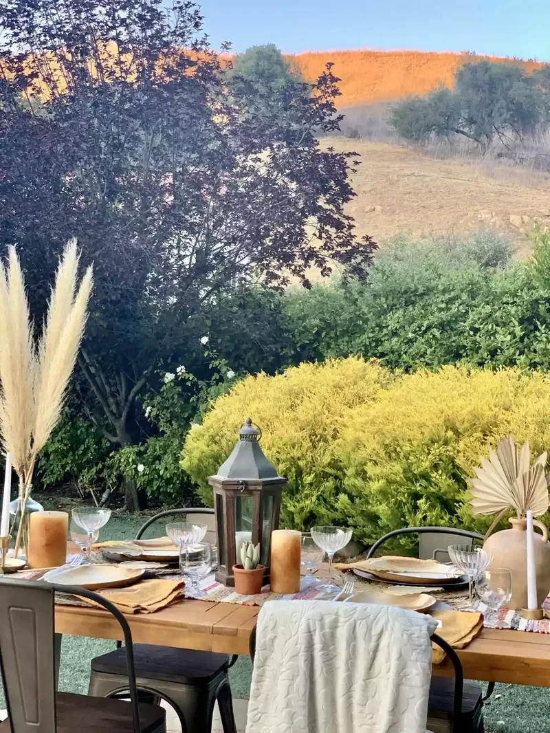 62 Stunning Thanksgiving Table Settings That Will Wow Guests 41 Thanksgiving Garden Table