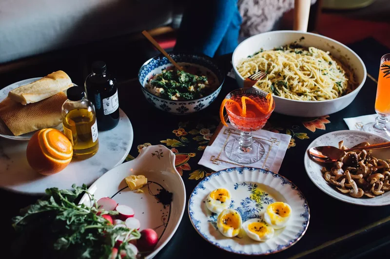 20 Creative Housewarming Party Ideas to Celebrate Your Home 6 Throw a Family Recipes Potluck