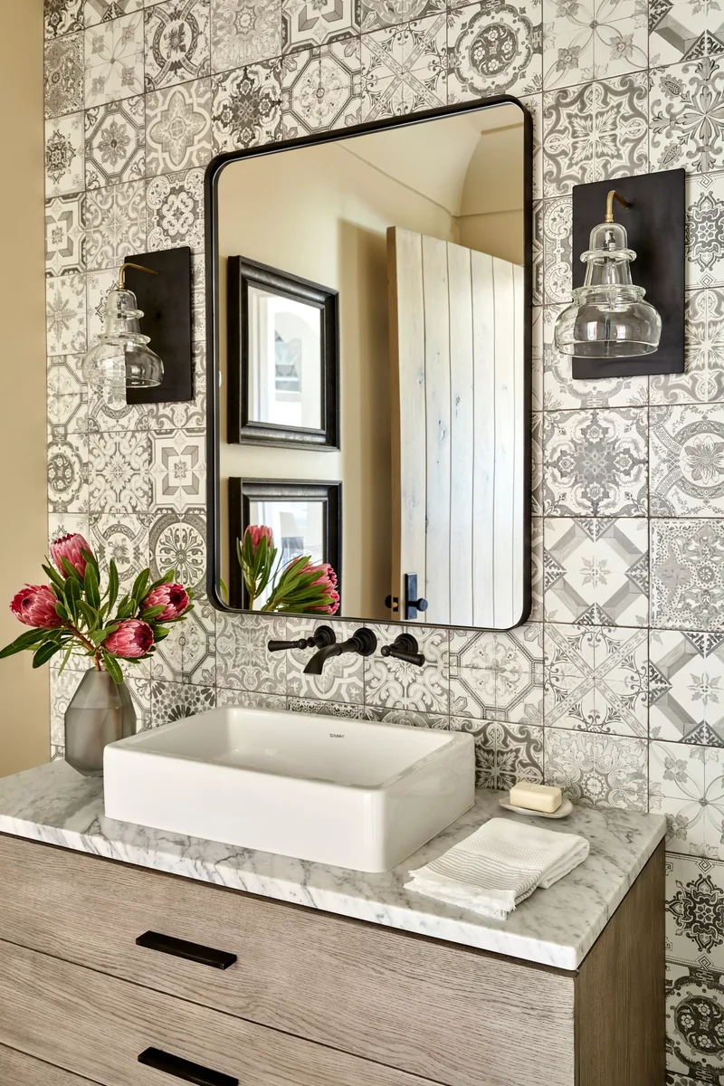 36 Beautiful Gray Bathroom Ideas to Create Your Dream Spa 32 Tile Accent Wall