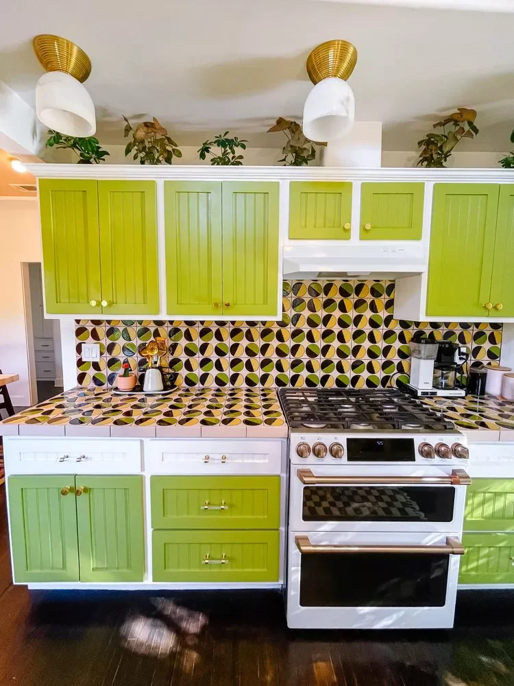 15 Retro Kitchen Design Ideas That Still Shine in 2025 15 Tile Countertops