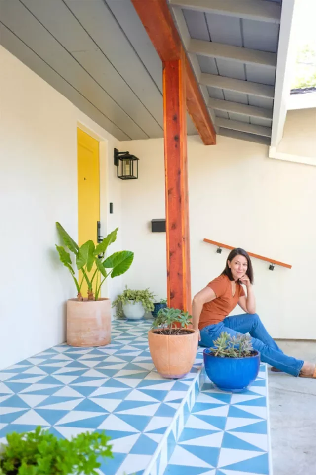 17 DIY Landscaping Projects You Can Start This Weekend 7 Tiled Front Patio