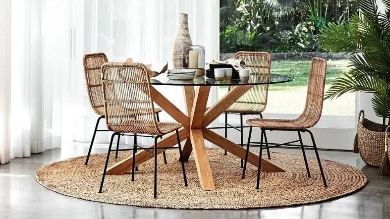 Tips For Getting The Right Rug For A Round Table