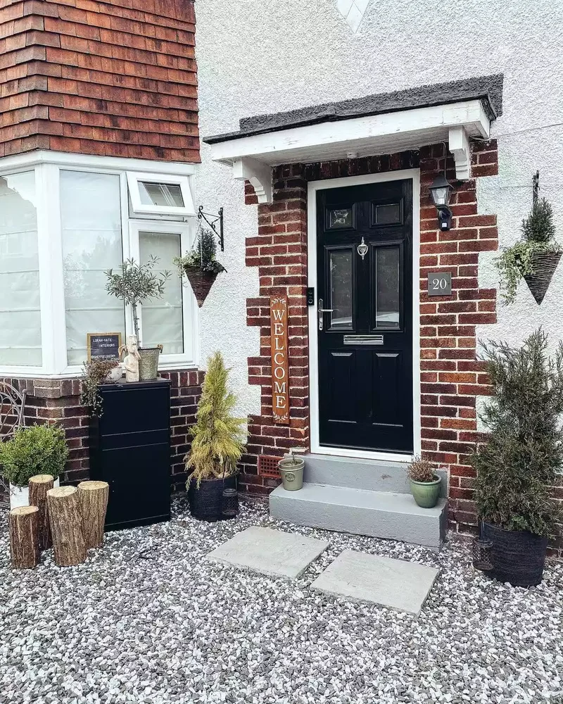 Tone Down a Busy Exterior