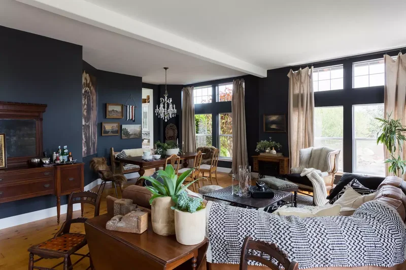 Traditional Black Living Room