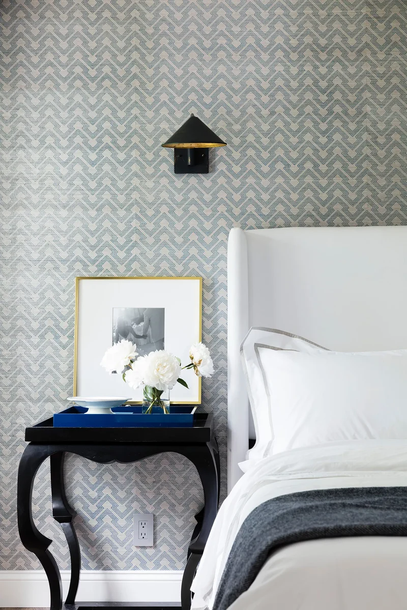 30 Beautiful Blue and White Bedroom Ideas for Restful Style 13 Traditional Blue and White Bedroom