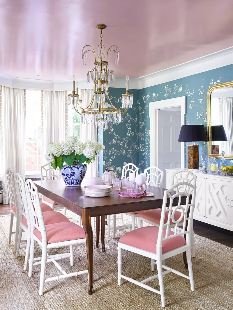 10 Beautiful Dining Room Lighting Ideas to Transform Your Space 3 Traditional Crystal Chandelier