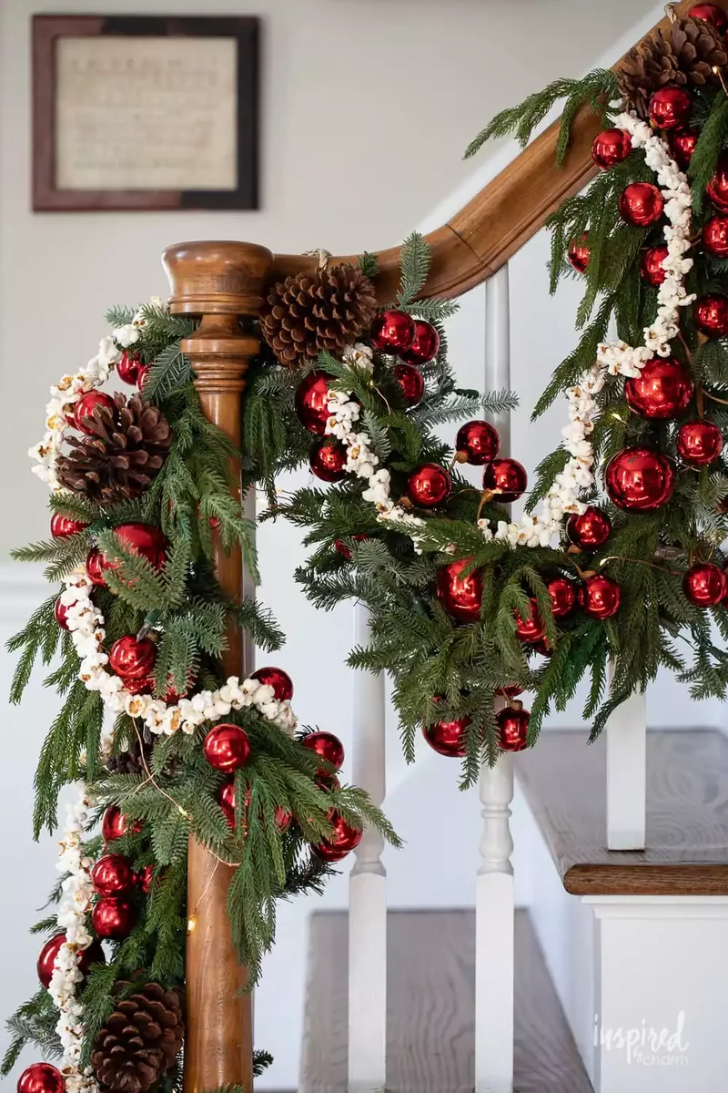 61 Unique DIY Christmas Garland Ideas for Festive Decor 54 Traditional Popcorn Garland