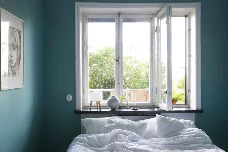 52 Small Bedroom Ideas That Maximize Your Compact Space 6 Try a Bold Wall Color