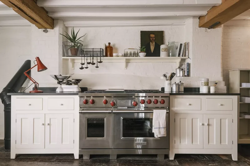 Try a British-Style Kitchen