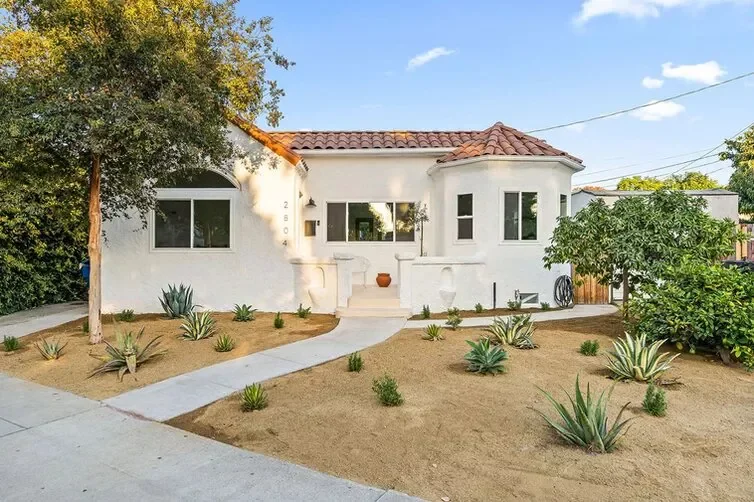 Try a Mini Built-In Fence