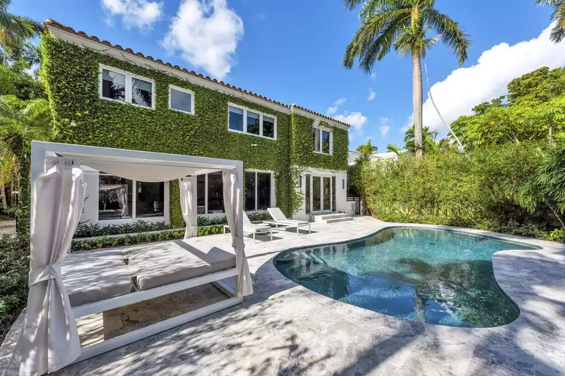 50 Beautiful Patio Cover Ideas for Every Budget Level 19 Try an Outdoor Daybed