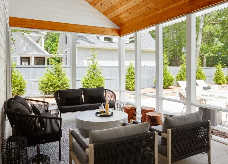 Use Black in an Outdoor Living Space