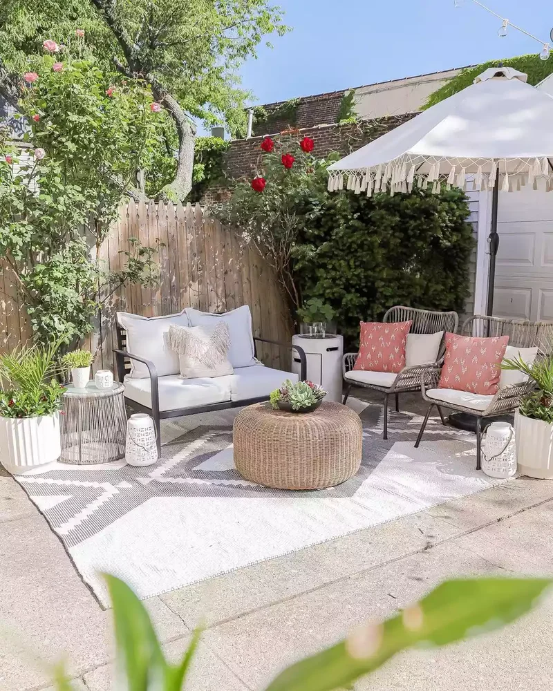 43 Budget-Friendly Backyard Makeover Ideas You'll Love 31 Use Colorful Seasonal Pillows
