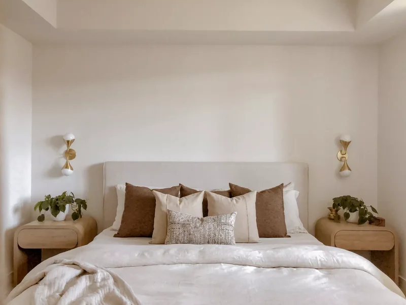 39 Scandinavian Bedroom Designs That Are Effortlessly Chic 8 Use Sepia Tones