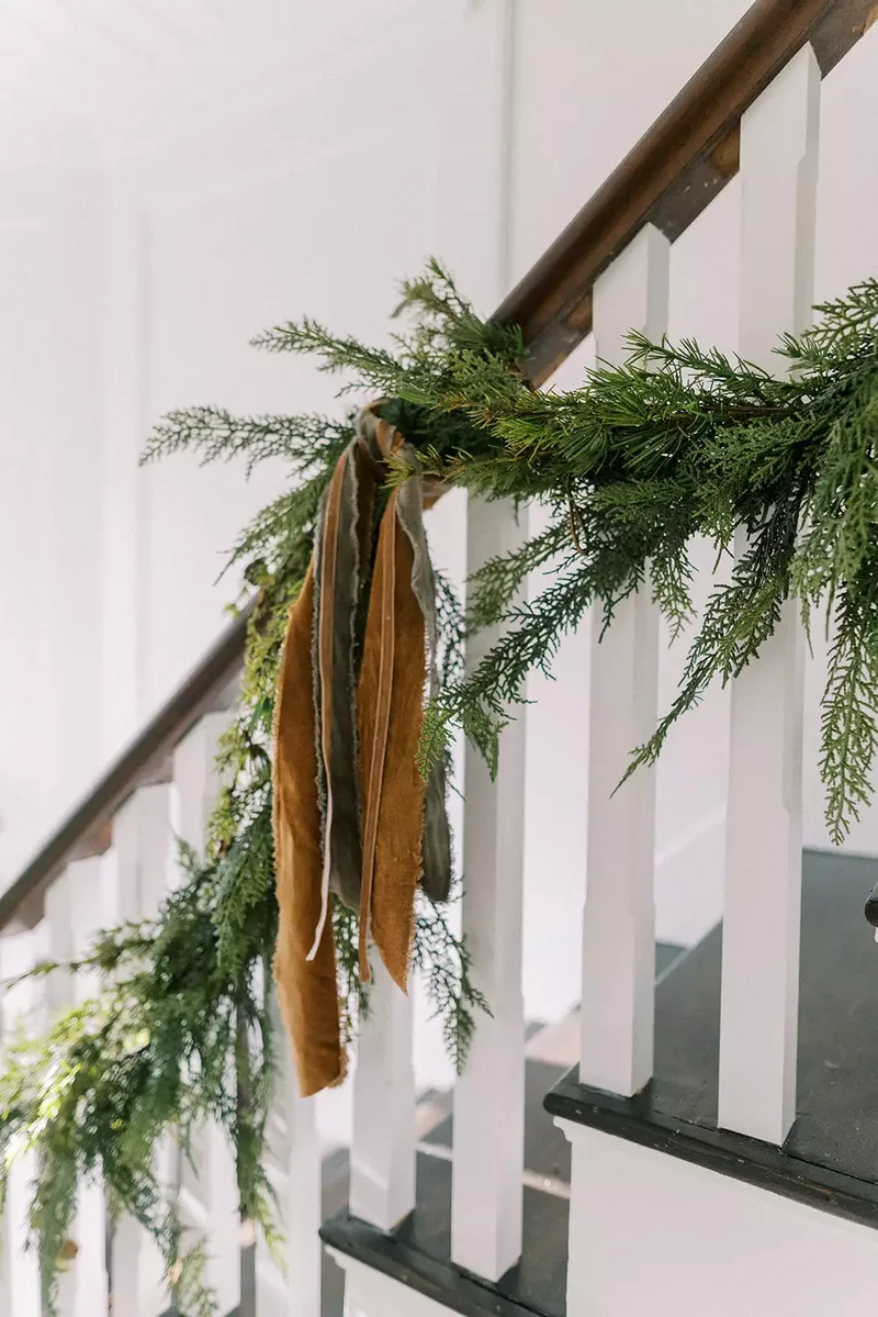 61 Unique DIY Christmas Garland Ideas for Festive Decor 61 Velvet Ribbon Garland