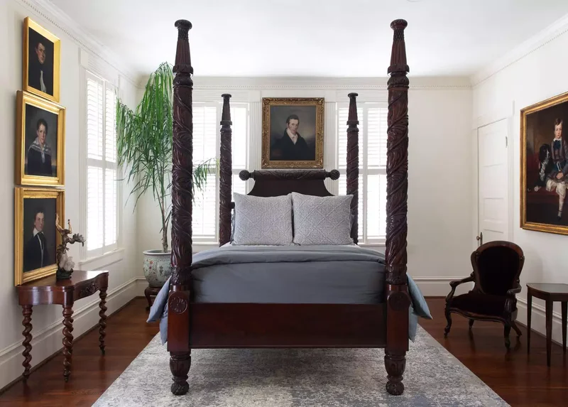 66 Creative Ways to Decorate Above Your Bed Beautifully 8 Vintage Portrait