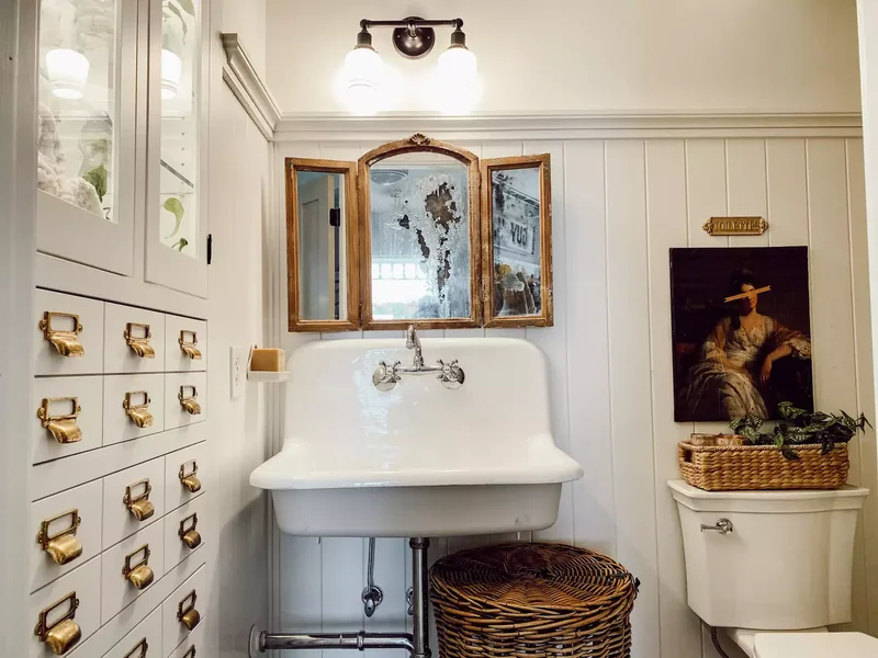 39 Shiplap Bathroom Designs From Farmhouse to Modern Style 11 Vintage-Style Shiplap