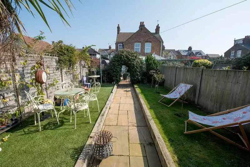 45 Beautiful Backyard Walkway Ideas to Transform Your Yard 36 Walkway Down the Middle