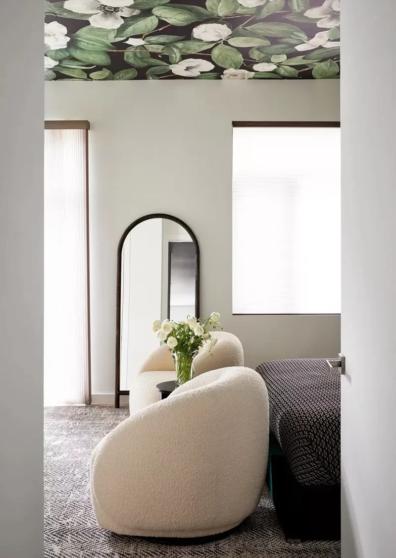 37 Guest Bedroom Ideas to Make Visitors Feel at Home 21 Wallpaper the Ceiling