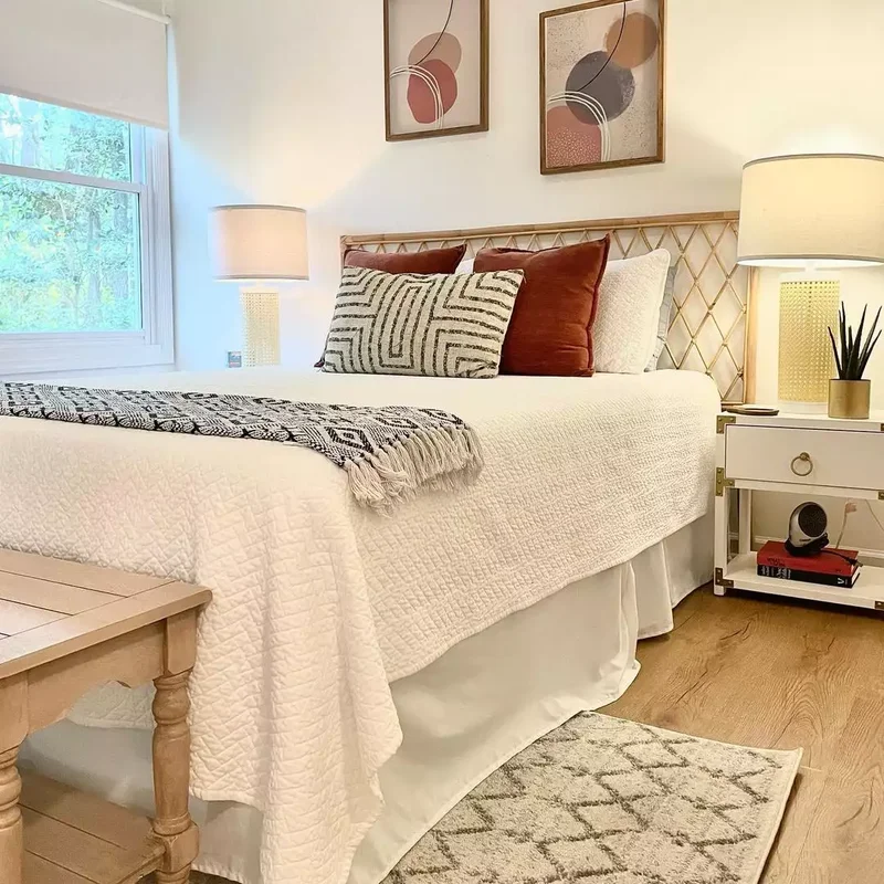 30 Beautiful Bedding Ideas to Make Your Bedroom Extra Cozy 9 Weave in Color Accents