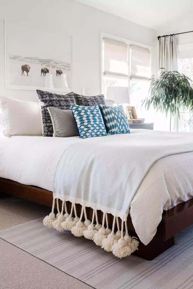 40 White Bedroom Designs That Show This Color Is Far from Dull 34 White Bedroom With Large Art