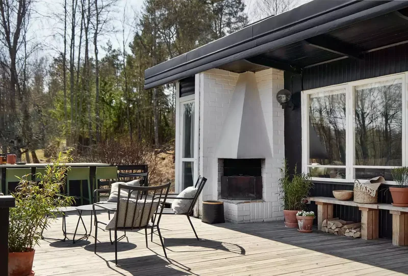 42 White Brick Fireplace Ideas to Modernize Your Living Space 20 White Brick and Stucco