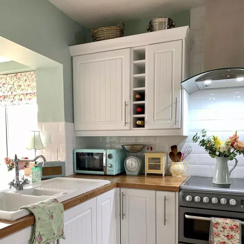 White Rustic Kitchen Cabinets