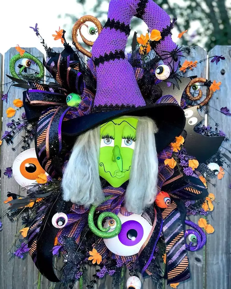 45 Halloween Wreath Ideas to Craft Before October Arrives 35 Witchy Halloween Wreath