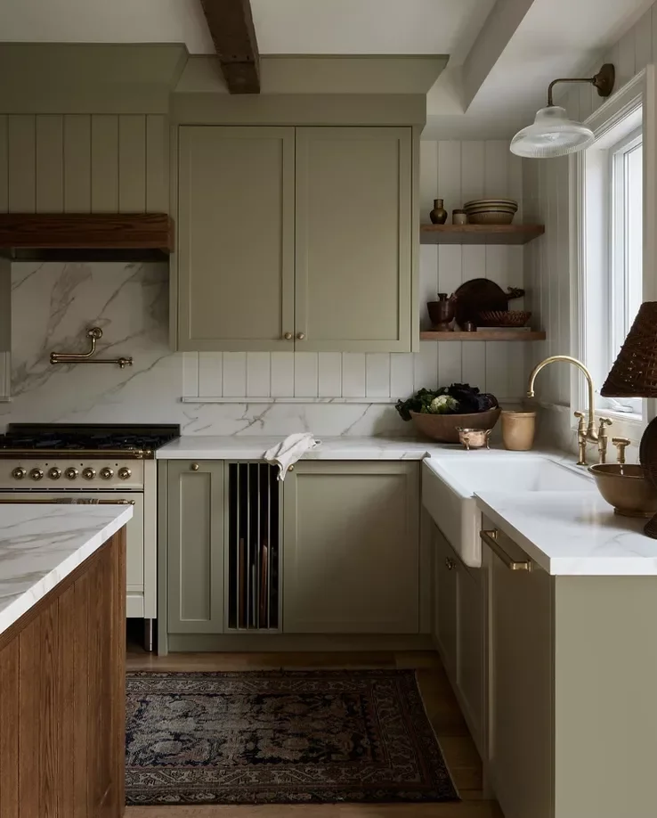 30 Charming Rustic Kitchen Ideas to Transform Your Space 14 Wrap the Hood