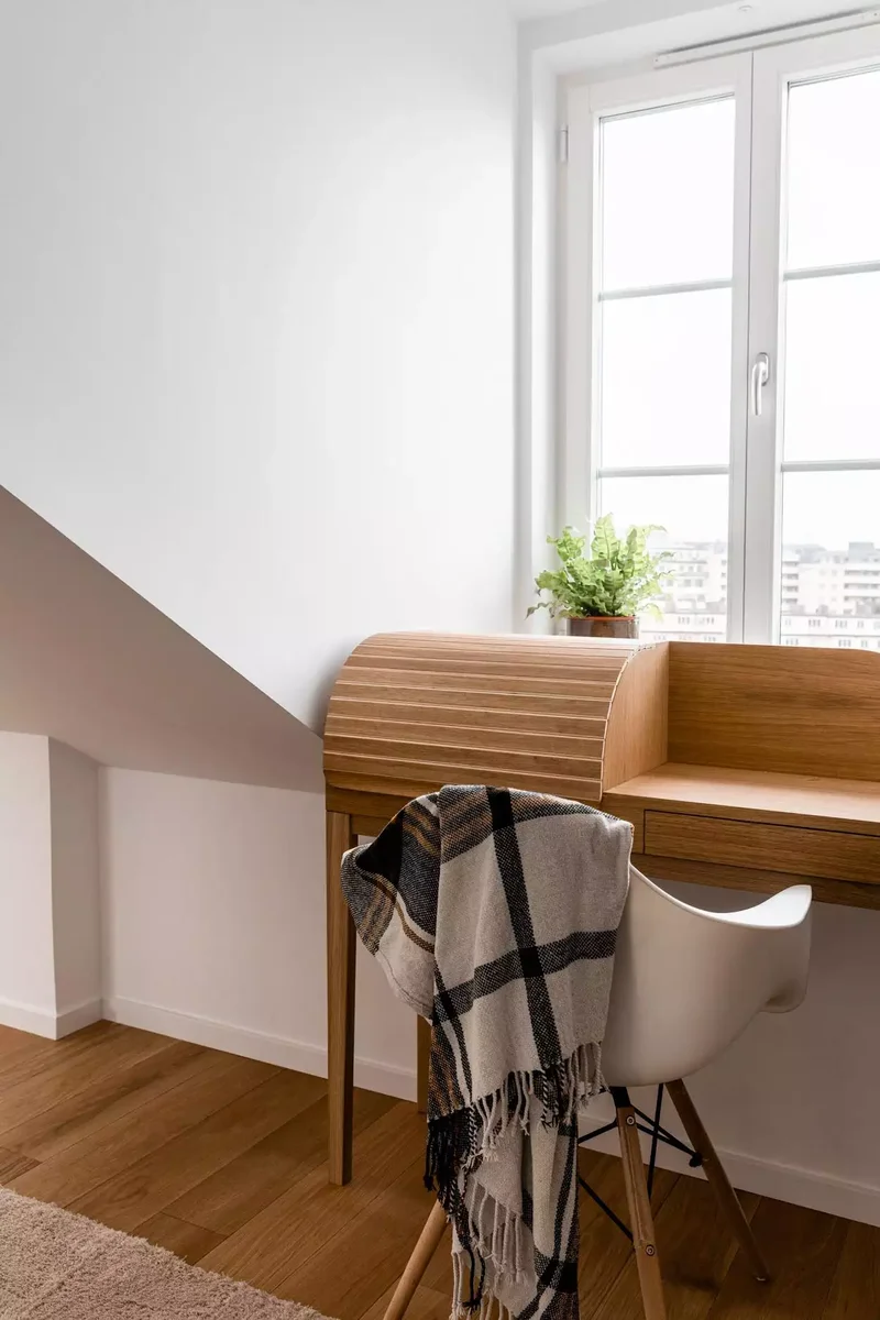 21 Clever Ideas for Adding a Desk to Your Living Room 19 Zoom In